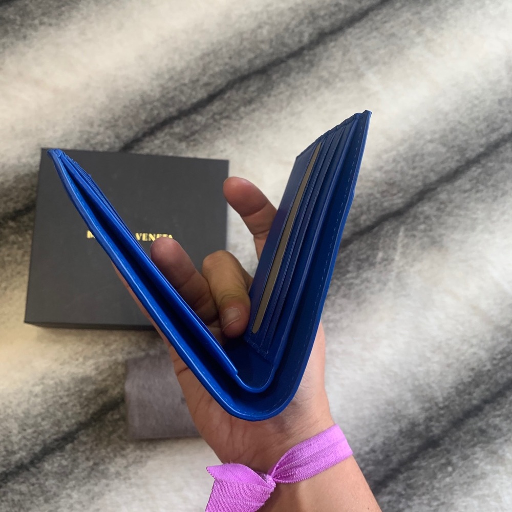 { Bottega Veneta } New Intrecciato Wallet Blue - Picture 5 of 10
